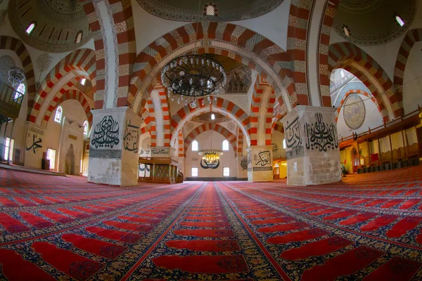 eski cami (Türkçe: eski camii) edirne, Türkiye'de 15 yüzyılın başlarında Osmanlı camidir.