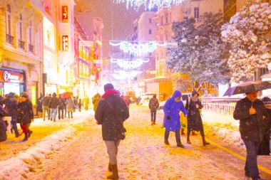 Galata Kulesi ve Taksim Meydanı Kış manzarası