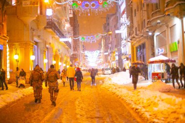 Galata Kulesi ve Taksim Meydanı Kış manzarası
