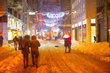 Galata Kulesi ve Taksim Meydanı Kış manzarası