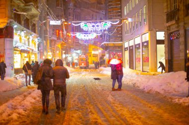 Galata Kulesi ve Taksim Meydanı Kış manzarası