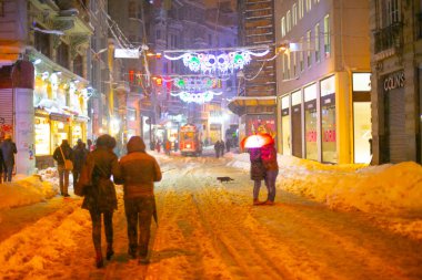 Galata Kulesi ve Taksim Meydanı Kış manzarası