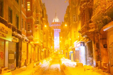 Galata Kulesi ve Taksim Meydanı Kış manzarası