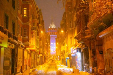 Galata Kulesi ve Taksim Meydanı Kış manzarası