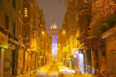 Galata Kulesi ve Taksim Meydanı Kış manzarası