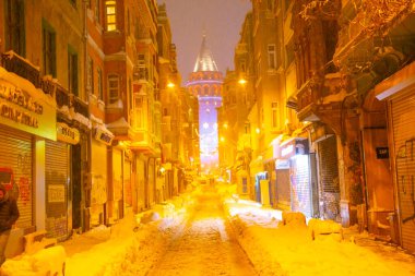 Galata Kulesi ve Taksim Meydanı Kış manzarası