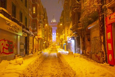 Galata Kulesi ve Taksim Meydanı Kış manzarası