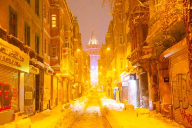 Galata Kulesi ve Taksim Meydanı Kış manzarası