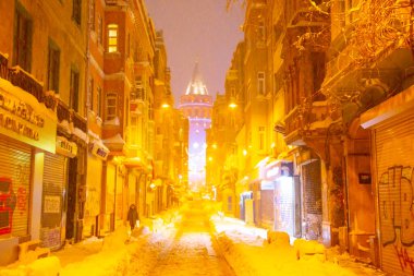 Galata Kulesi ve Taksim Meydanı Kış manzarası
