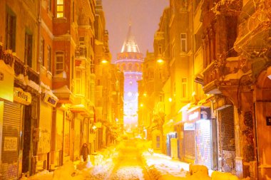 Galata Kulesi ve Taksim Meydanı Kış manzarası