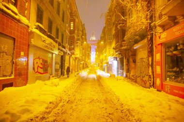 Galata Kulesi ve Taksim Meydanı Kış manzarası
