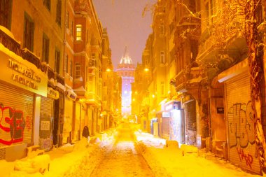 Galata Kulesi ve Taksim Meydanı Kış manzarası