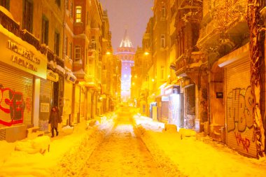 Galata Kulesi ve Taksim Meydanı Kış manzarası