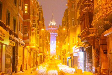 Galata Kulesi ve Taksim Meydanı Kış manzarası