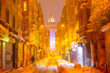 Galata Kulesi ve Taksim Meydanı Kış manzarası