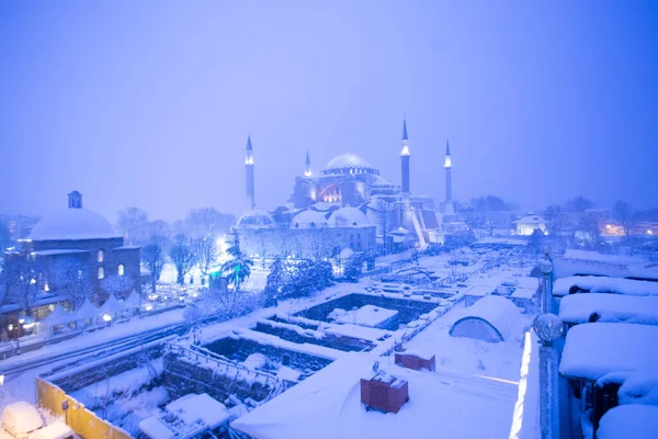 Noite Vista Neve Hagia Sophia Seus Arredores — Fotografia de Stock