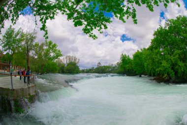 Türkiye 'de Manavgat Şelalesi. Çok popüler bir turizm merkezi..