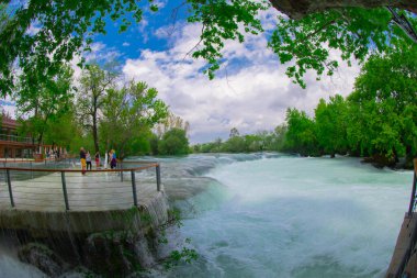 Türkiye 'de Manavgat Şelalesi. Çok popüler bir turizm merkezi..