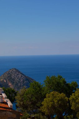 Gelidonya deniz feneri, tıpkı Adrasan ve Kumluca arasındaki gizli bir cennet gibi, yürüyüş yapanlar ve yürüyüşçüler için en çok yeşil ve mavi rengin uyuştuğu yerlerden biridir..