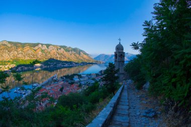Tarihi Kotor Kasabası ve Adriyatik Denizi, Balkan dağları, Karadağ Kotor Koyu