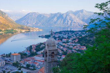 Tarihi Kotor Kasabası ve Adriyatik Denizi, Balkan dağları, Karadağ Kotor Koyu