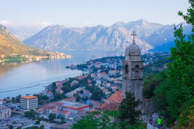 Tarihi Kotor Kasabası ve Adriyatik Denizi, Balkan dağları, Karadağ Kotor Koyu