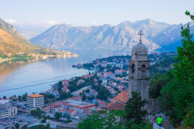 Tarihi Kotor Kasabası ve Adriyatik Denizi, Balkan dağları, Karadağ Kotor Koyu