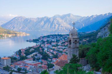 Tarihi Kotor Kasabası ve Adriyatik Denizi, Balkan dağları, Karadağ Kotor Koyu