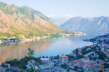 Tarihi Kotor Kasabası ve Adriyatik Denizi, Balkan dağları, Karadağ Kotor Koyu