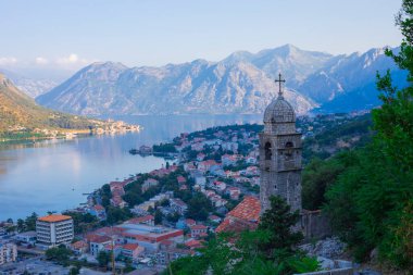 Tarihi Kotor Kasabası ve Adriyatik Denizi, Balkan dağları, Karadağ Kotor Koyu
