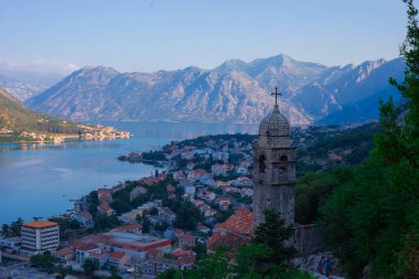 Tarihi Kotor Kasabası ve Adriyatik Denizi, Balkan dağları, Karadağ Kotor Koyu