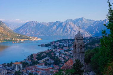 Tarihi Kotor Kasabası ve Adriyatik Denizi, Balkan dağları, Karadağ Kotor Koyu