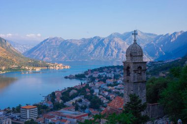 Tarihi Kotor Kasabası ve Adriyatik Denizi, Balkan dağları, Karadağ Kotor Koyu