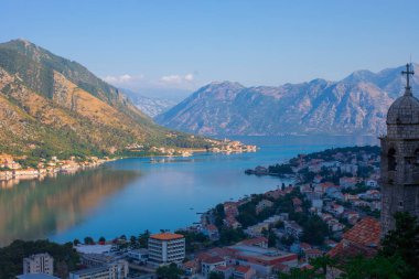 Tarihi Kotor Kasabası ve Adriyatik Denizi, Balkan dağları, Karadağ Kotor Koyu