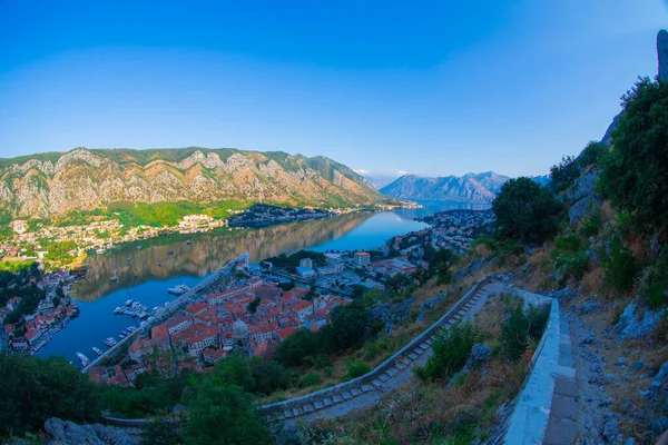 Casco Antiguo Kotor Bahía Kotor Del Mar Adriático Montañas Balcánicas —  Fotos de Stock