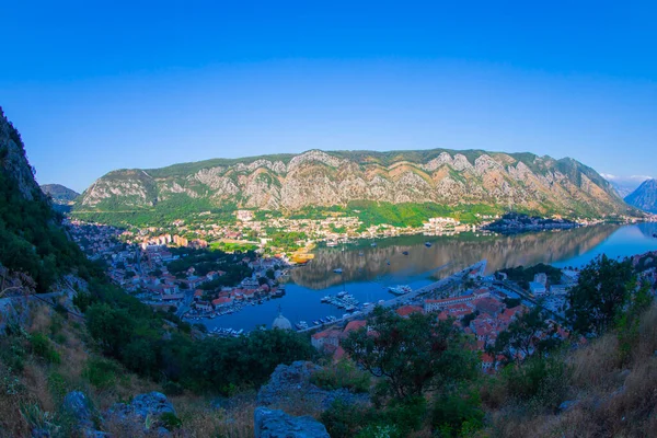 Historické Kotor Staré Město Kotorský Záliv Jaderského Moře Balkánské Hory — Stock fotografie