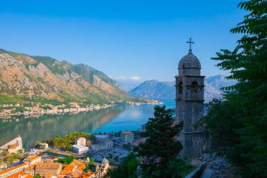 Tarihi Kotor Kasabası ve Adriyatik Denizi, Balkan dağları, Karadağ Kotor Koyu