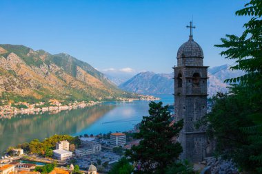 Tarihi Kotor Kasabası ve Adriyatik Denizi, Balkan dağları, Karadağ Kotor Koyu