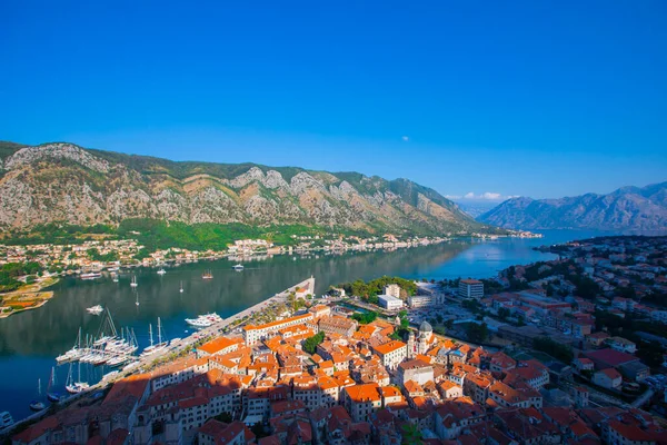 Die Historische Altstadt Von Kotor Und Die Bucht Von Kotor — Stockfoto