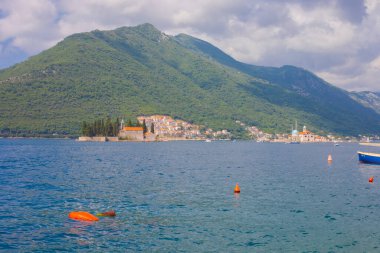 Lady of the Rocks Kilisesi ve Saint George Adası, Kotor Körfezi Perast, Karadağ