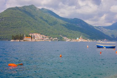 Lady of the Rocks Kilisesi ve Saint George Adası, Kotor Körfezi Perast, Karadağ