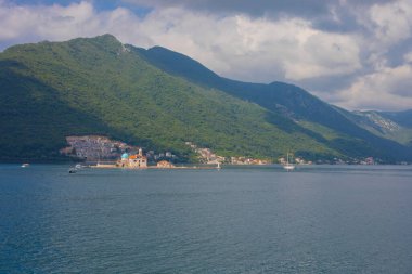 Lady of the Rocks Kilisesi ve Saint George Adası, Kotor Körfezi Perast, Karadağ