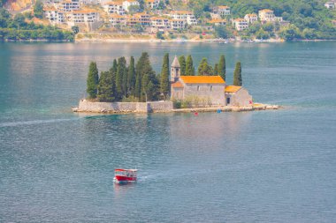 Lady of the Rocks Kilisesi ve Saint George Adası, Kotor Körfezi Perast, Karadağ