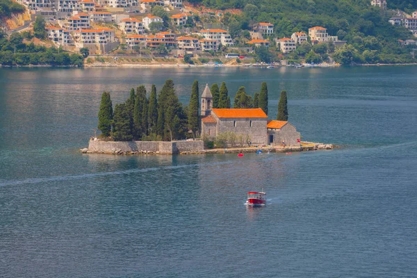 Sziklás Szűzanya Templom Szent György Sziget Kotori Öböl Perast Közelében — Stock Fotó