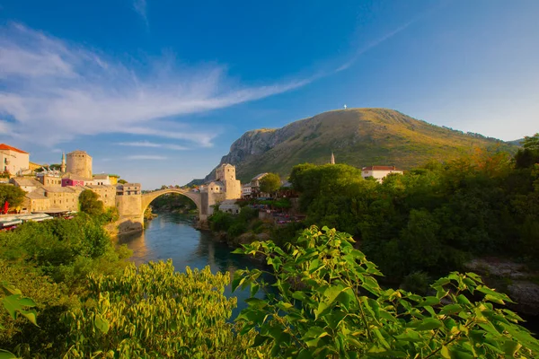 Fantástico Skyline Mostar Con Puente Mostar Casas Minaretes Durante Día — Foto de Stock