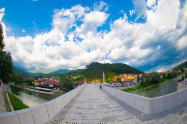 Eski taş köprü Visegrad Drina nehirde'de görev Mehmed Paşa Sokolovic, 1571 ve 1577 arasında Mimar Sinan, Bosna-Hersek tarafından inşa.