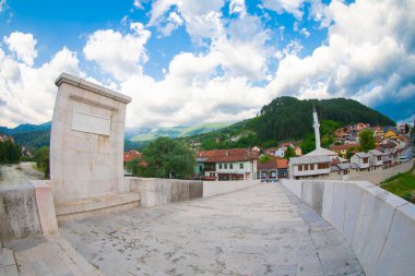 Eski taş köprü Visegrad Drina nehirde'de görev Mehmed Paşa Sokolovic, 1571 ve 1577 arasında Mimar Sinan, Bosna-Hersek tarafından inşa.