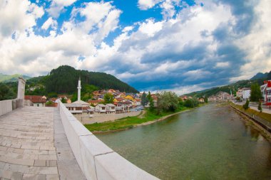 Eski taş köprü Visegrad Drina nehirde'de görev Mehmed Paşa Sokolovic, 1571 ve 1577 arasında Mimar Sinan, Bosna-Hersek tarafından inşa.