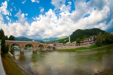 Eski taş köprü Visegrad Drina nehirde'de görev Mehmed Paşa Sokolovic, 1571 ve 1577 arasında Mimar Sinan, Bosna-Hersek tarafından inşa.