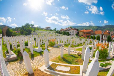 Bosna Savaşı mağdurlarına adanmış Müslüman mezarlığı, Saraybosna ve Bosna-Hersek 'te.